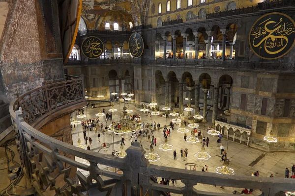 Sacred Journeys and Romantic Retreat: Umrah in Makkah and 2nd Honeymoon in Istanbul, Turkiye
