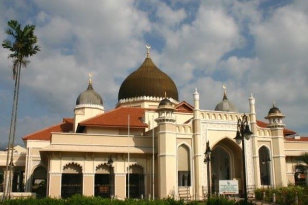 From Kuala Lumpur to Jakarta: Tracing the Trail of Minarets Across Southeast Asia