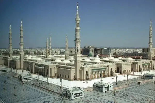 Panduan Ziarah di Madinah: Destinasi Bersejarah & Menenangkan