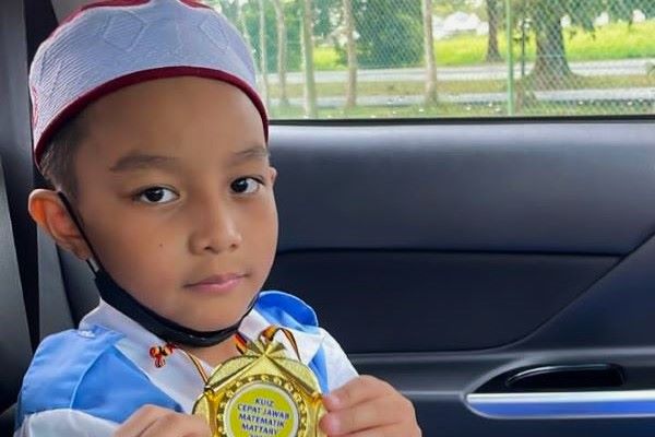 Muhammad Saifuddin's Observersation Discovery: Unraveling the Mystery of Flags in Putrajaya