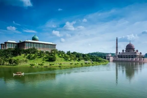 Exploring the Wonders of Kuala Lumpur and Putrajaya: A Comprehensive Guide